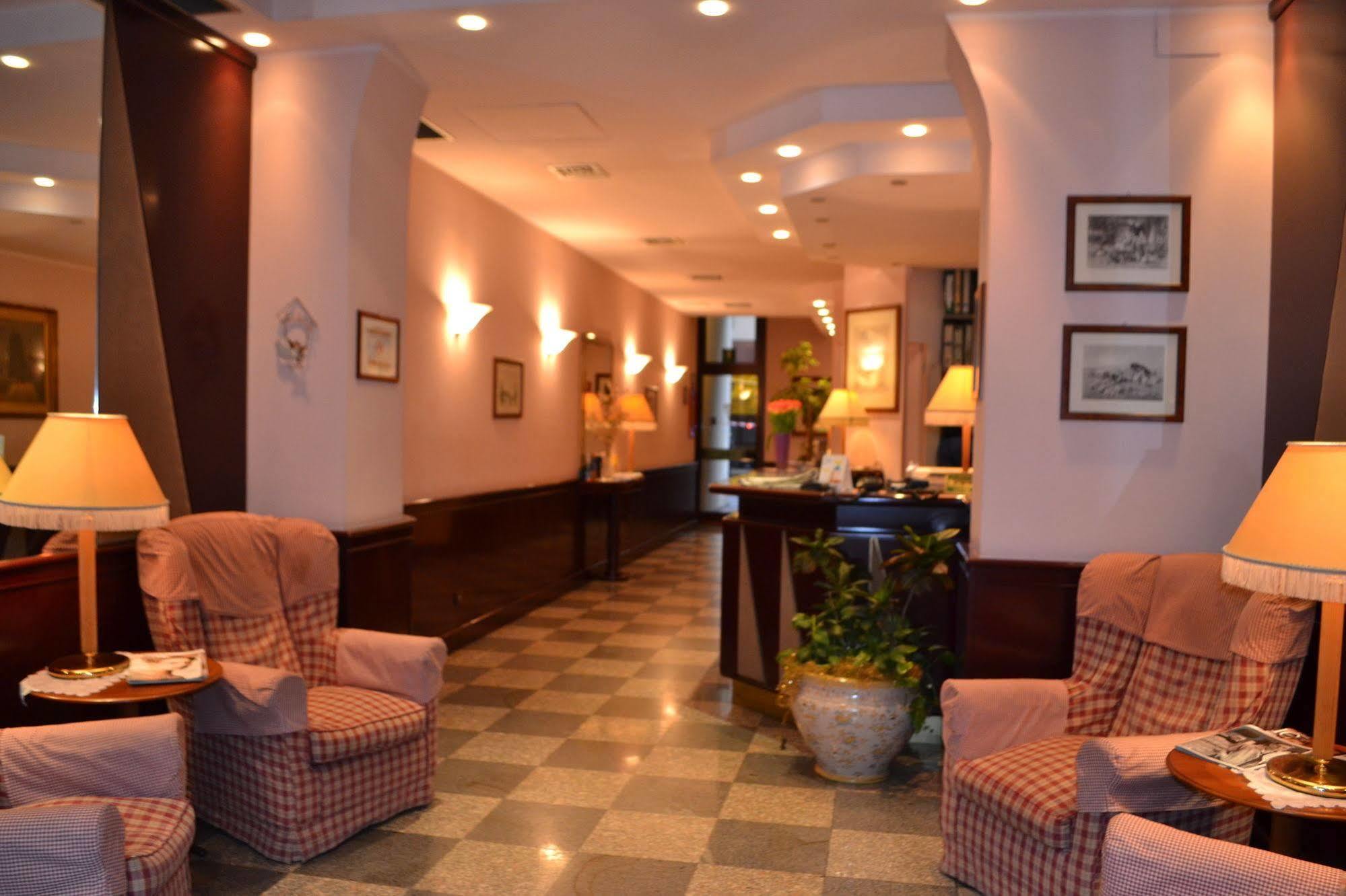 Buenos Aires Hotel Milan Exterior photo
