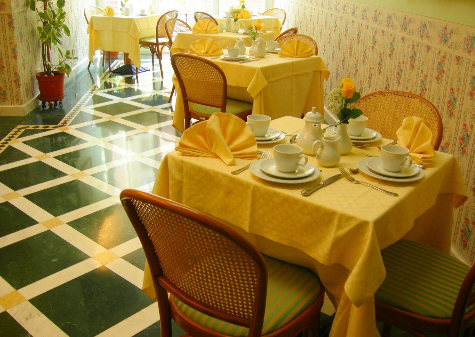Buenos Aires Hotel Milan Exterior photo